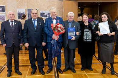 Художественный руководитель Ансамбля песни и пляски им. В.С. Локтева Фрадкин Леонид Михайлович награжден медалью «За бескорыстие и заботу о детях»!