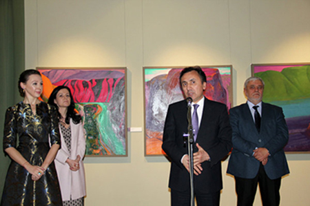 В Москве открылась выставка редких картин художников из Таджикистана «Краски рая»