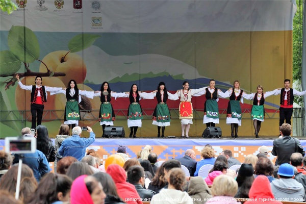 Многонациональный праздник «Абрикос» собрал около 30 000 гостей