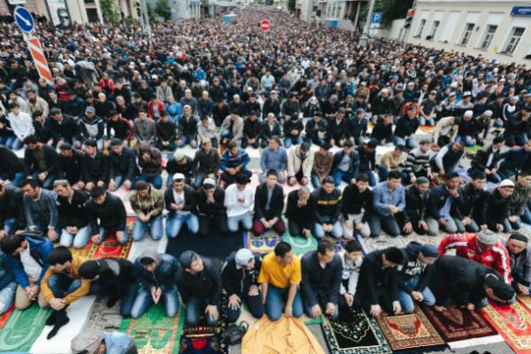Мусульмане Москвы встретили праздник Ураза-байрам