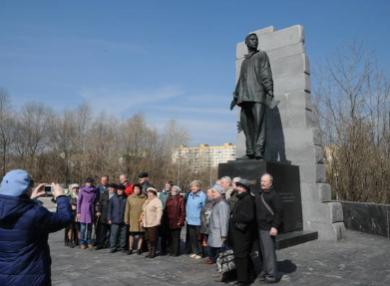 В Москве при участии дочери Мусы Джалиля возложили цветы к памятнику поэту-герою