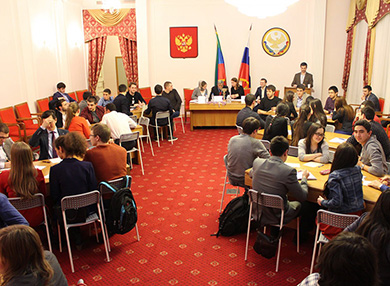 Студенты разных национальностей собрались на брейн-ринг в Постпредстве Дагестана 
