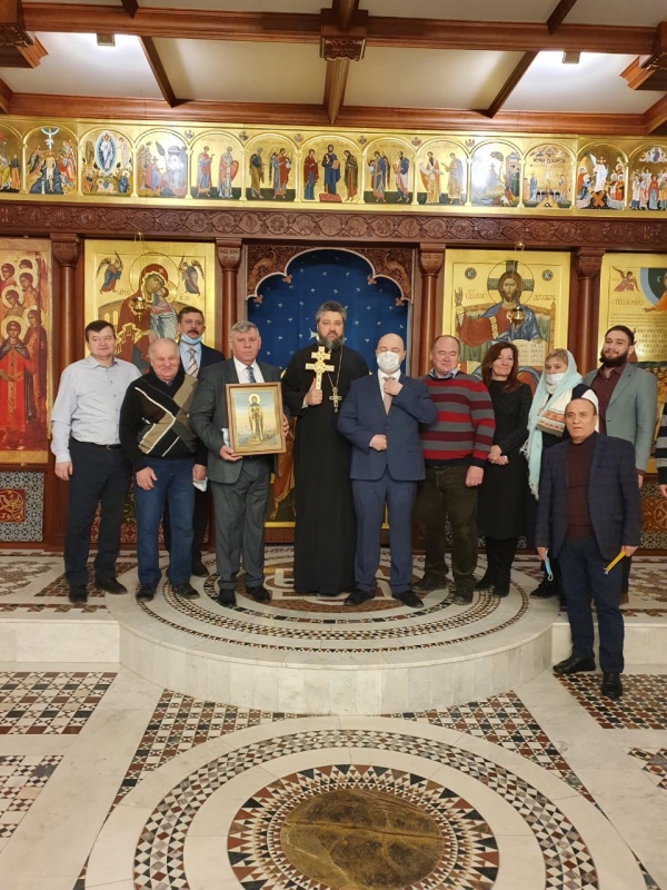 В ростовский храм Георгия Победоносца передали икону с образом Евфросинии Полоцкой