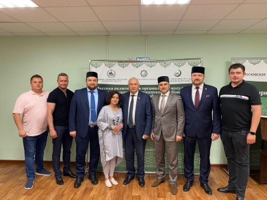 Депутат Госдумы посетил пушкинский татарский культурно-просветительный центр