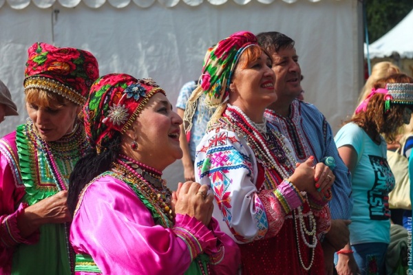 VIII областной мордовский национальный праздник "Шумбрат" прошел в центральном городском парке Ульяновска