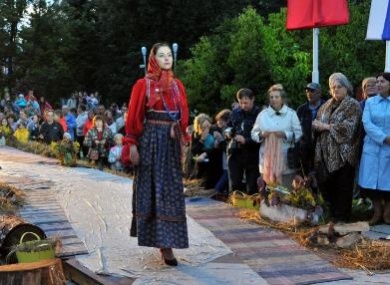 Реконструированные народные костюмы покажут на "Сарафане" в Великом Новгороде  