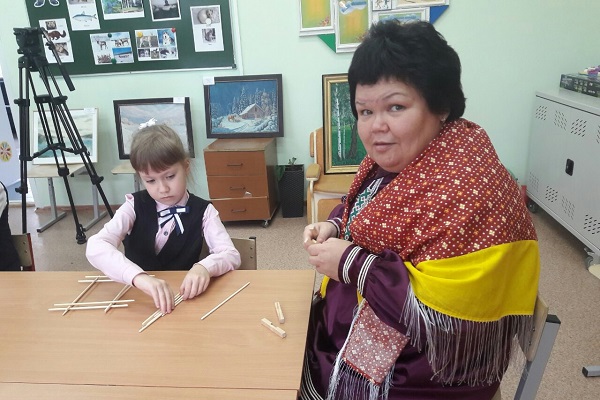 Знакомство с художественными традициями обских угров для детей Нефтеюганского района Югры
