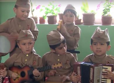 Таджикские дети из детского сада взорвали интернет, исполнив "Смуглянку"