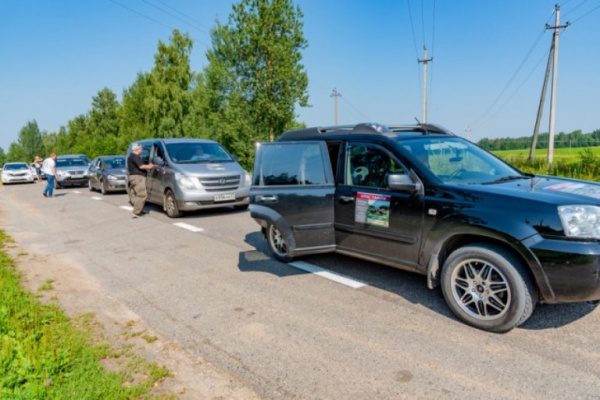 Белорусы Смоленской области устроили автопробег по памятным местам родины