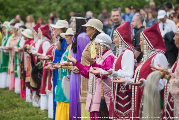 «Ысыах-2017» в Коломенском собрал десять тысяч гостей